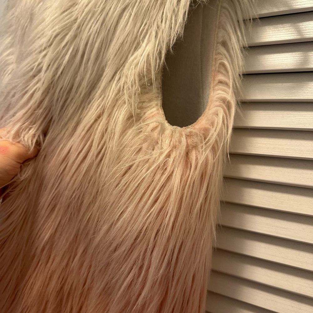 Faux Fur Vest in Ombre Pink and White. - Picture 6 of 6